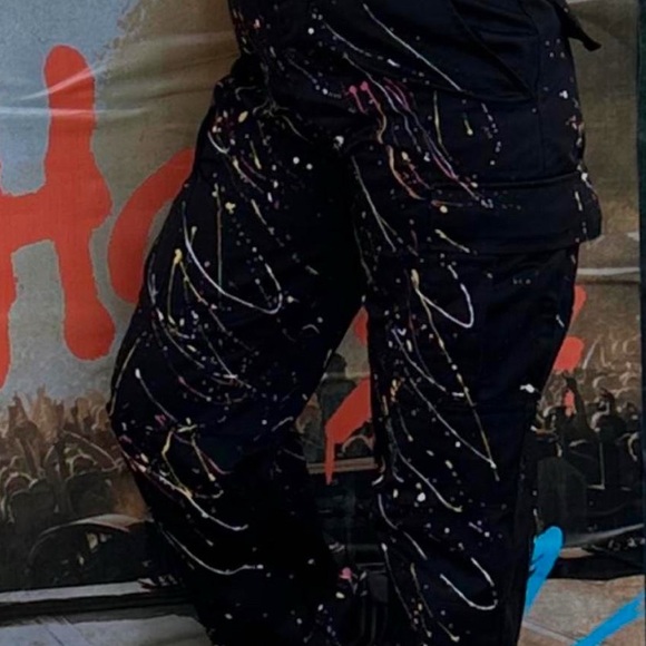 Fashion Nova black graffiti cargo pants Size S NWOT - Picture 12 of 16